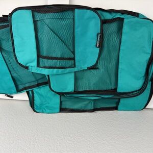 NWT Teal Travel Packing Cubes by Travelwise 4 pack